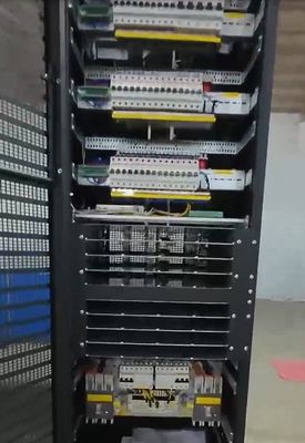 -48فولتكسي 1000 أ نظام الكهرباء الكبير للاتصالات محطة طاقة كبيرة 240 فاكس 2L + N + PE مع Flatpack2 48/3000 SHE 241119.106