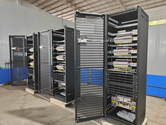 48Vdc 1000A محطة النظام الكبيرة # 2: 2 Ph 240Vac 2L + N + PE مع Flatpack2 48/3000 HE