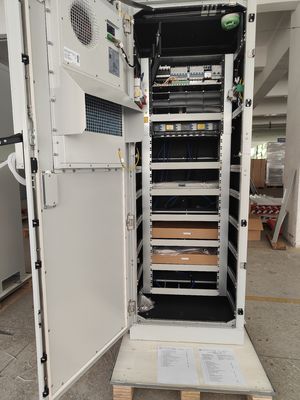 نظام الطاقة الشمسية للاتصالات المصنوع حسب الطلب FP2 48V 36KW + 12.8KW T3 مجلس الوزراء للاتصالات الشمسية في الهواء الطلق