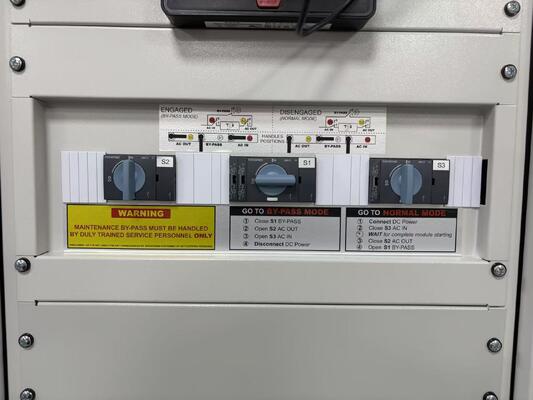 CE+T 36KVA عاكس متردد عاكس عاكس الحجرة BRAVO 25 48/2303PH 36KVA 24KVA 12KVA الحجرة النظام