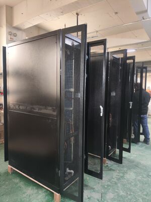 نظام تبريد داخل الصف لمركز البيانات مكيف هواء عالي الدقة L50 لغرف الخوادم