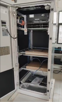 IP20 مصنوعة خصيصًا 1000A 2000A 3000A محطة توليد الطاقة الكبيرة 3 مرحلة 380Vac 48Vdc نظام طاقة الاتصالات الداخلية مع Flatpack2 48/3000HE وحدة خزانة FPC